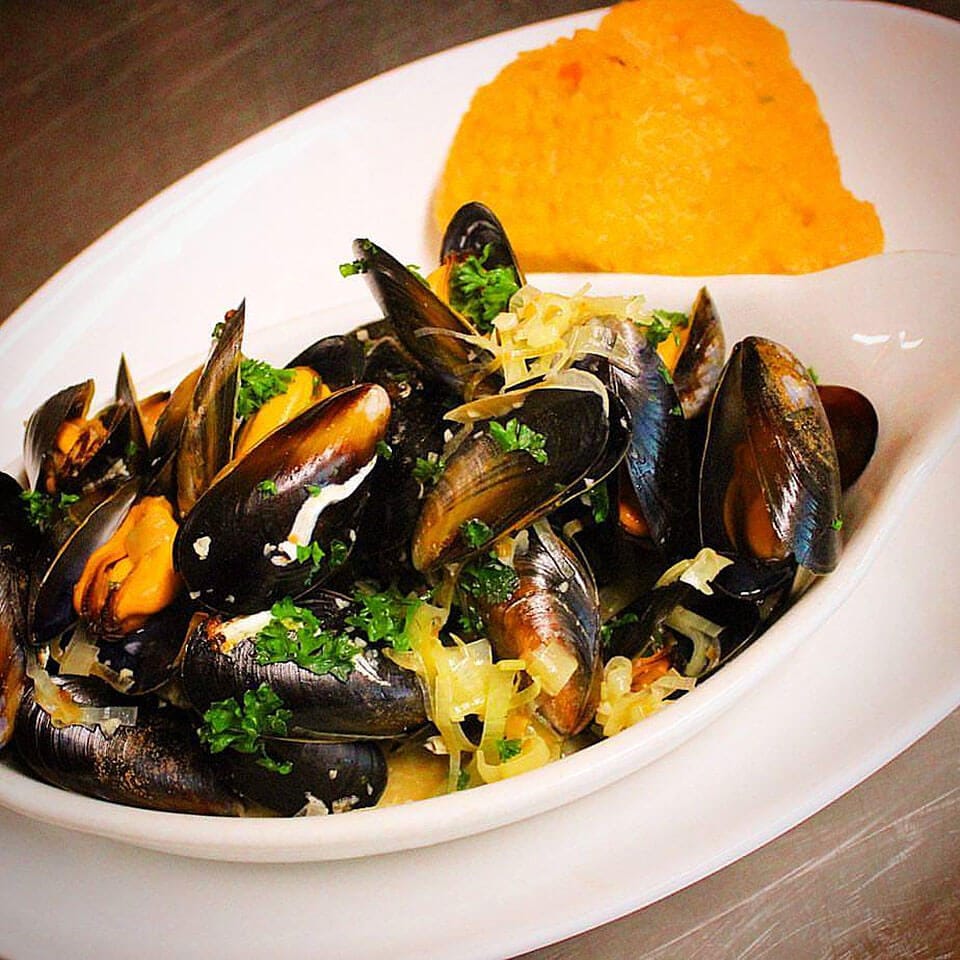 Fresh mussels served at The Coppleridge Inn